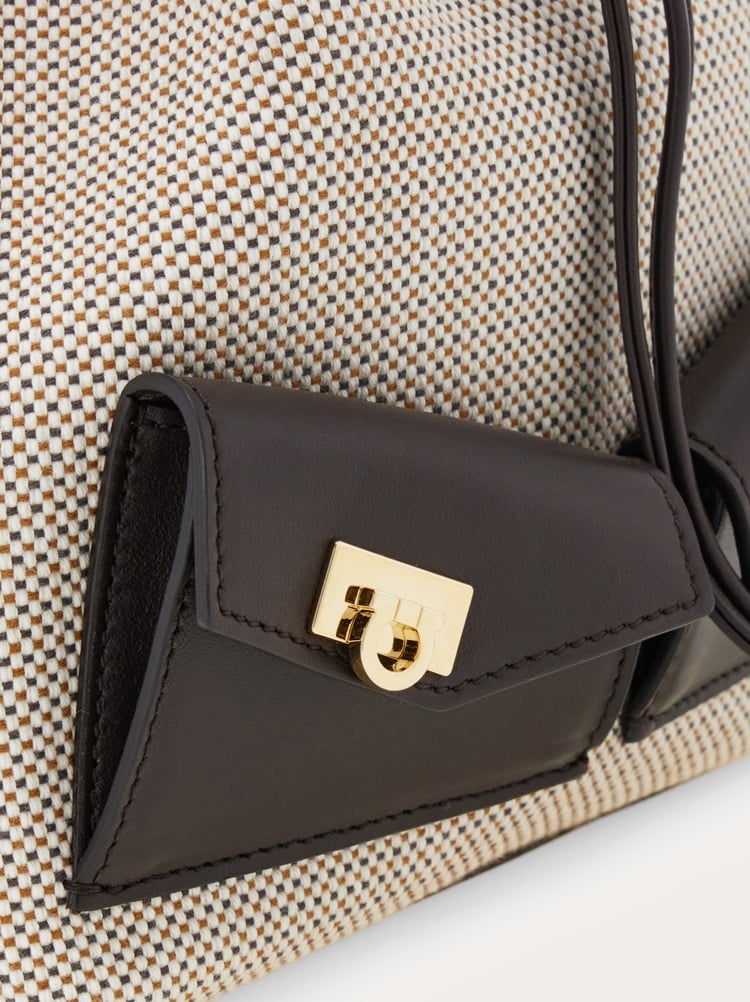 Multipocket bucket bag Gallery image 7