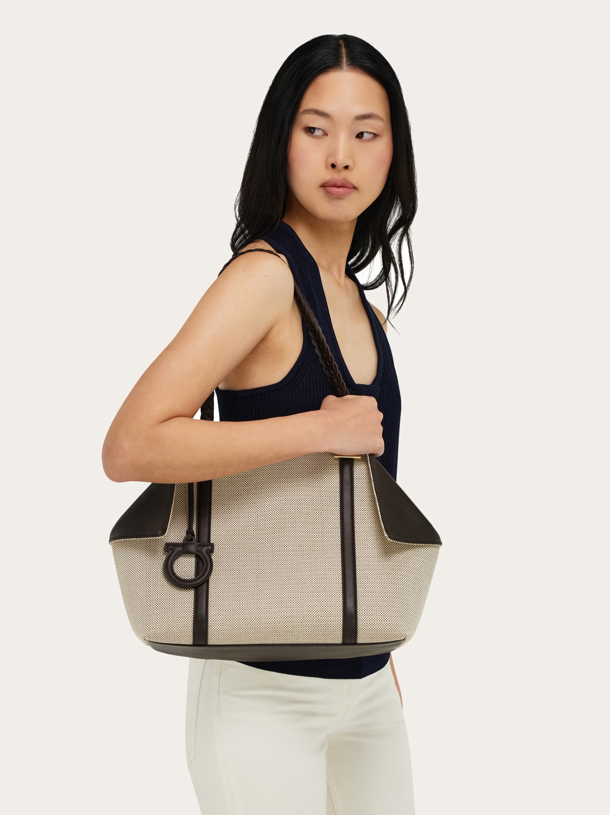 トートバッグ(M) - ウィメンズ | Ferragamo