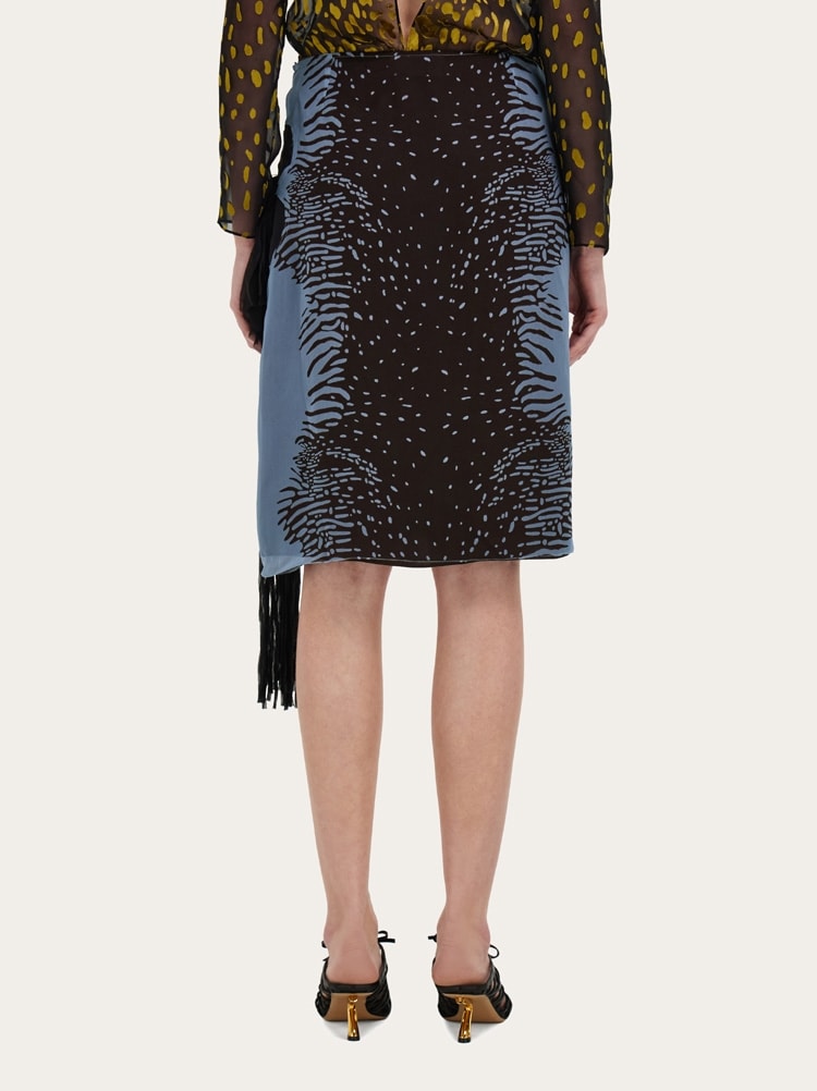 Gonna con fiore Gallery image 3