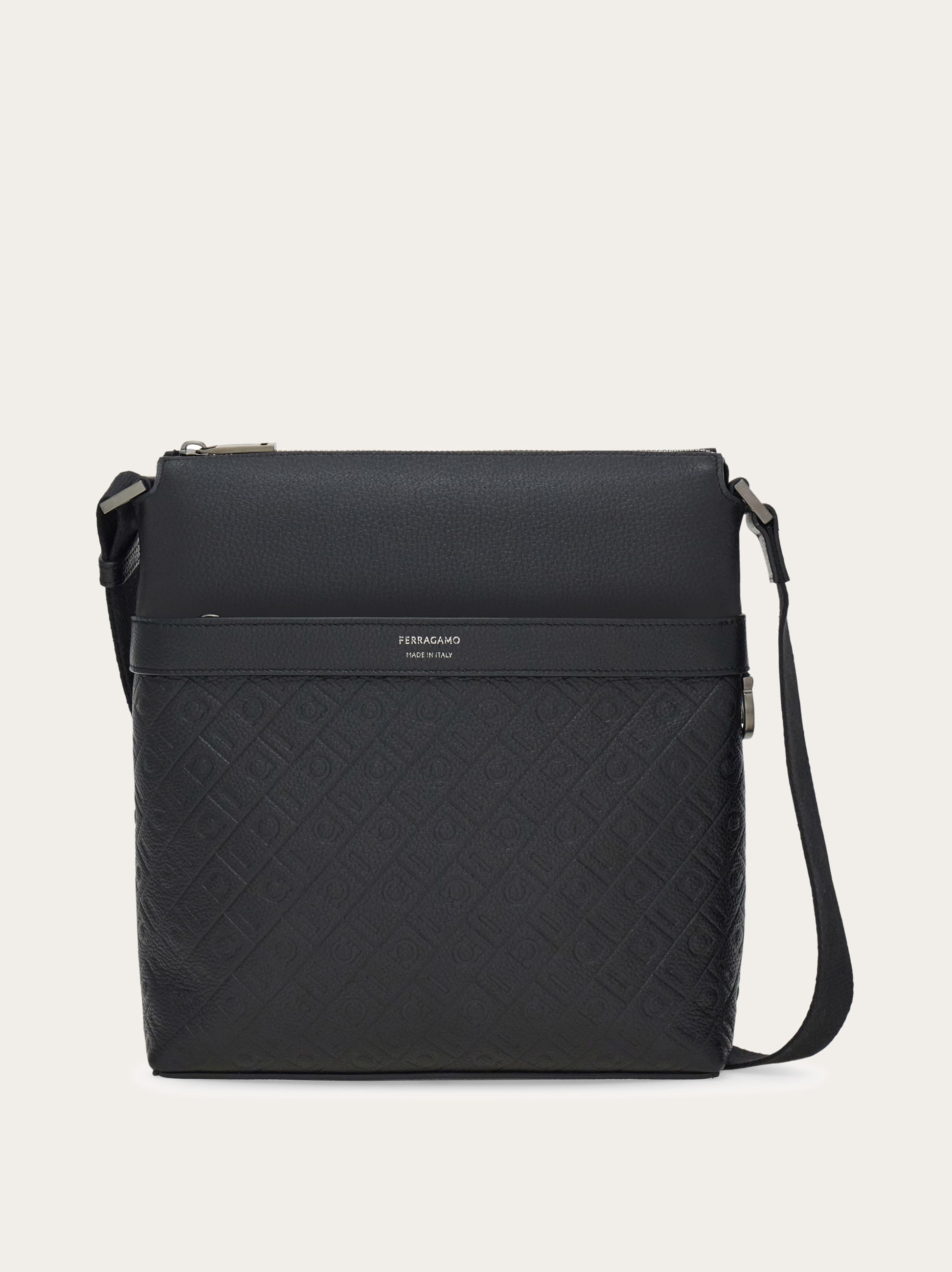 フェラガモ　肩かけバック フェラガモ Ferragamo バッグ ショルダーバッグ 肩掛けバッグ 216295