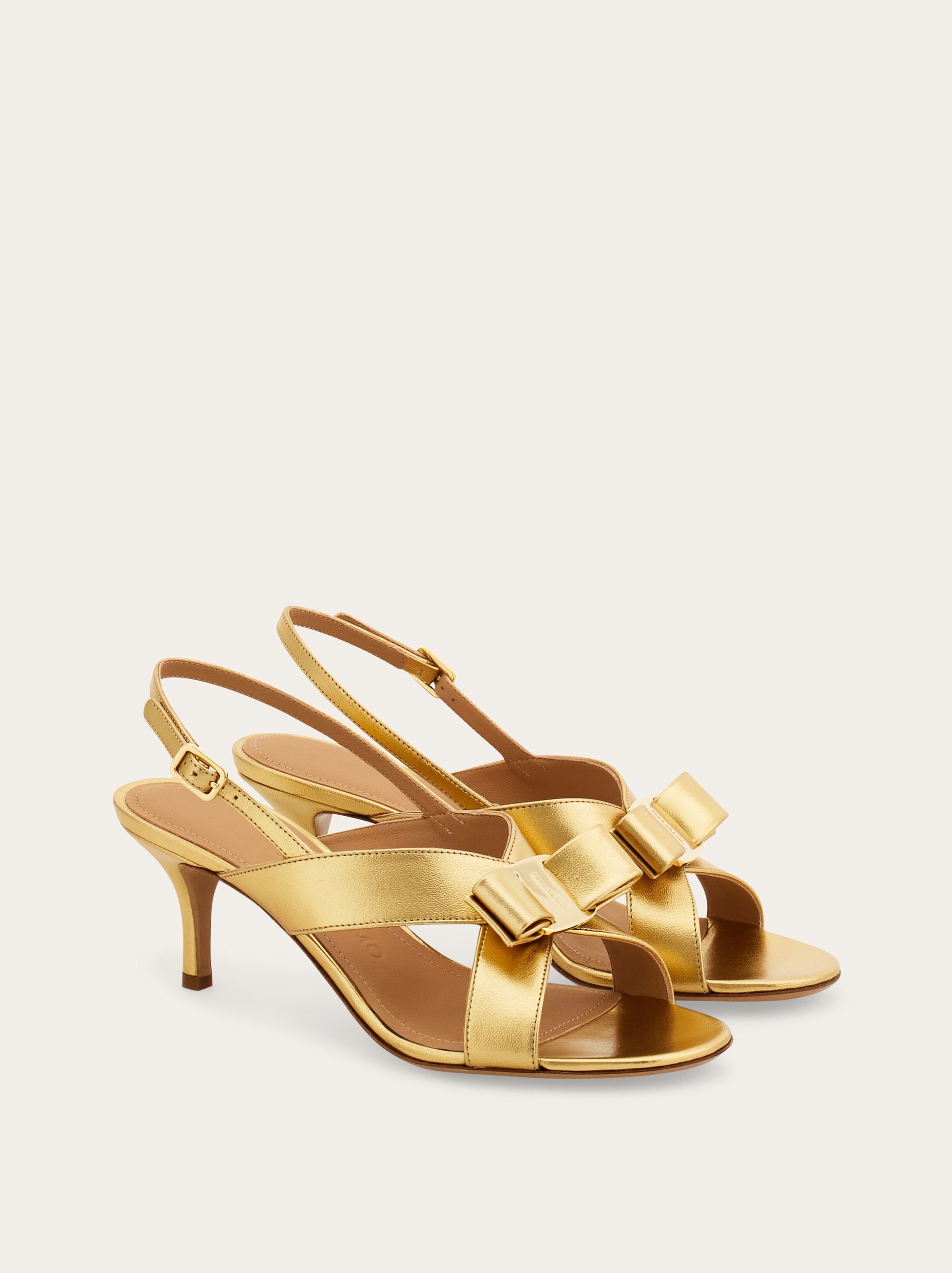 ヴァラ リボン サンダル - ウィメンズ | Ferragamo