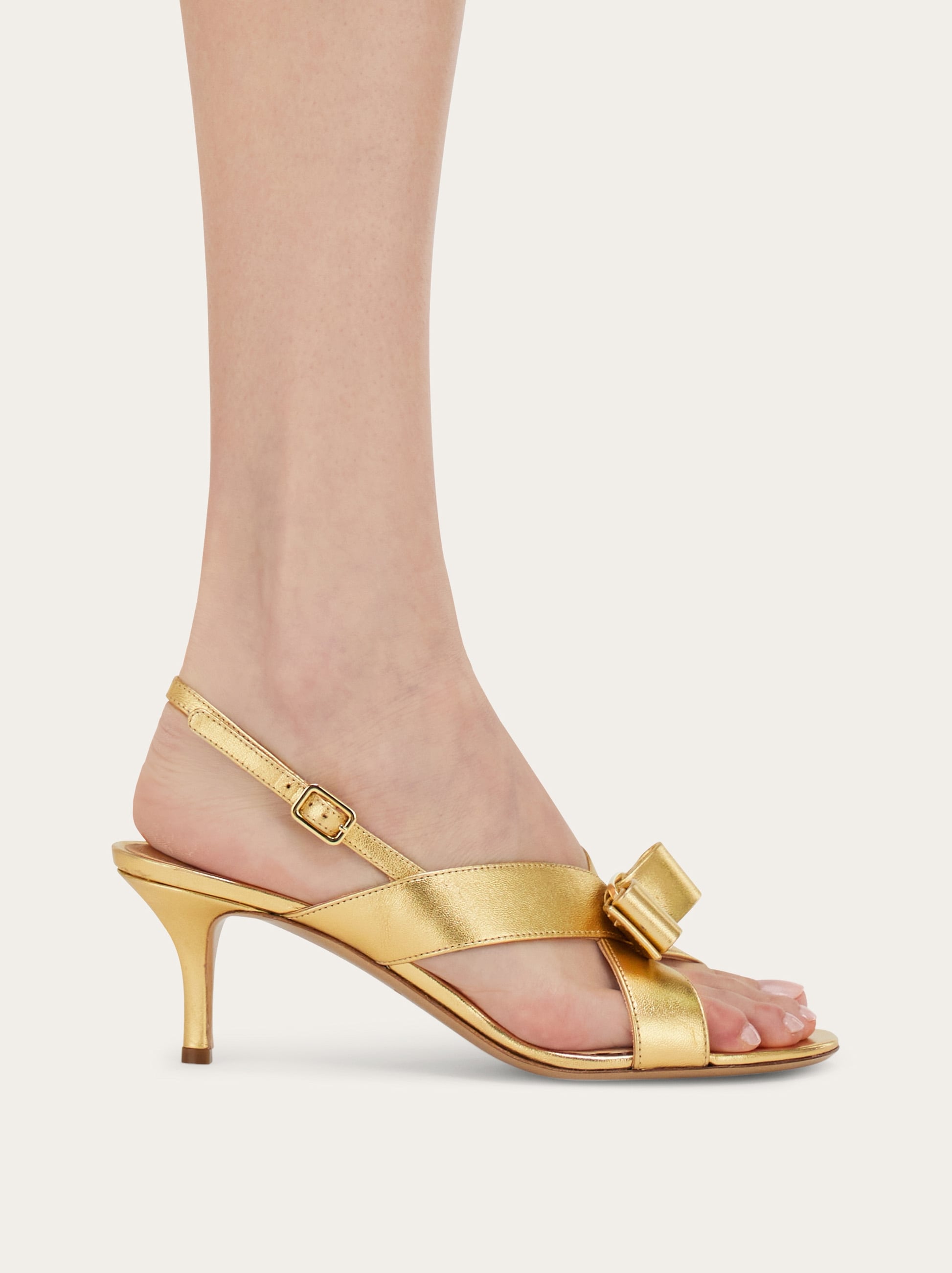 ヴァラ リボン サンダル - ウィメンズ | Ferragamo