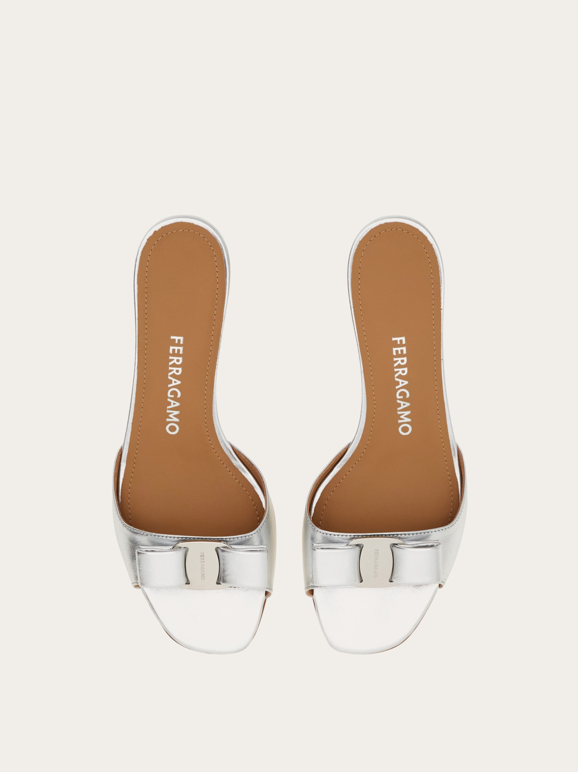 銀座本店限定】ヴァラ リボン スライドサンダル - ウィメンズ | Ferragamo