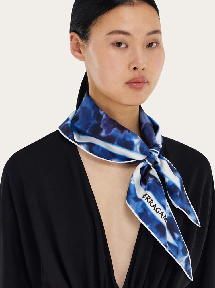 Bandeau imprimé Carnation Gallery image 3