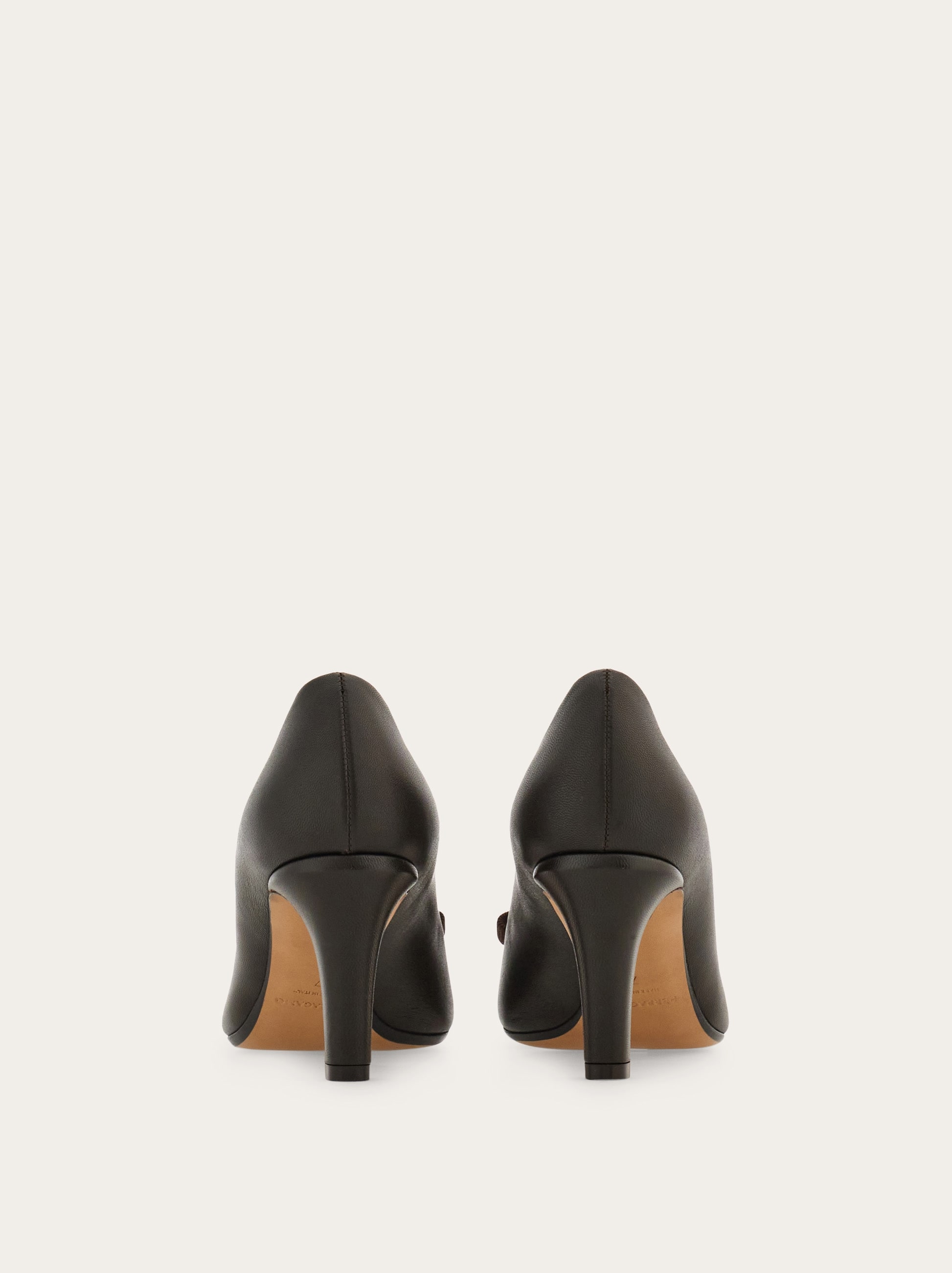 Vara bow pump - Women | Ferragamo