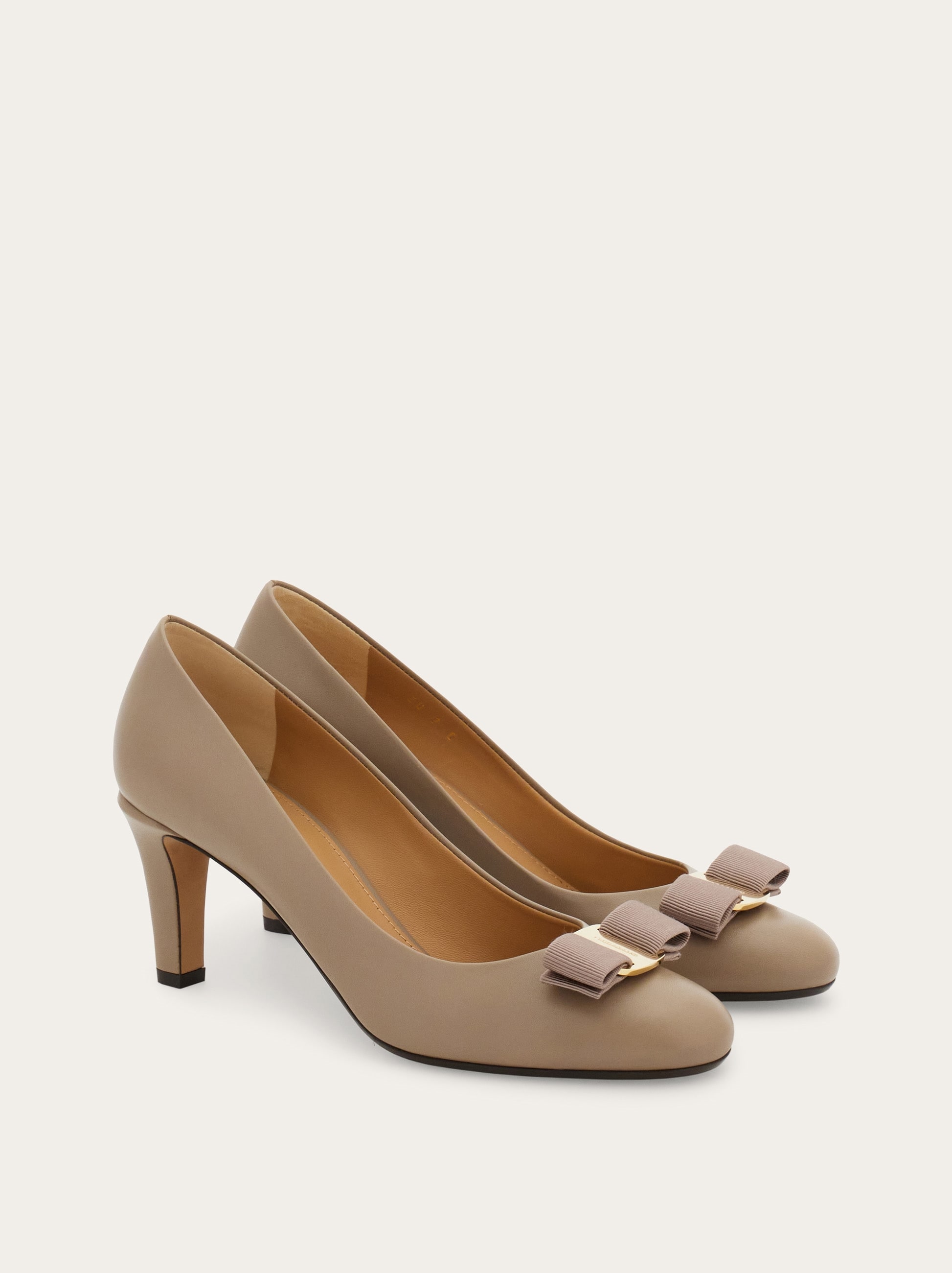 ヴァラ リボン パンプス - ウィメンズ | Ferragamo