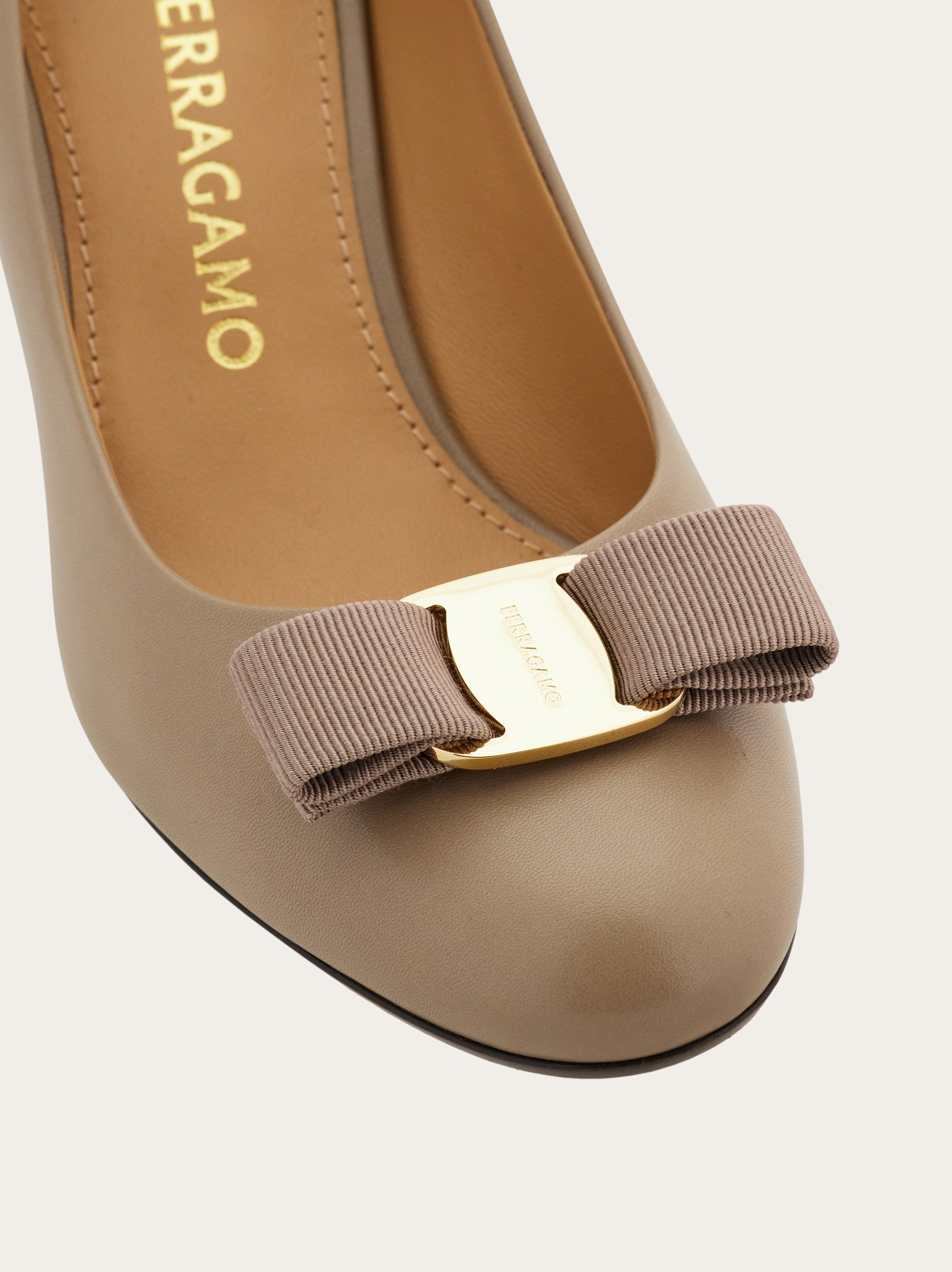 ヴァラ リボン パンプス - ウィメンズ | Ferragamo
