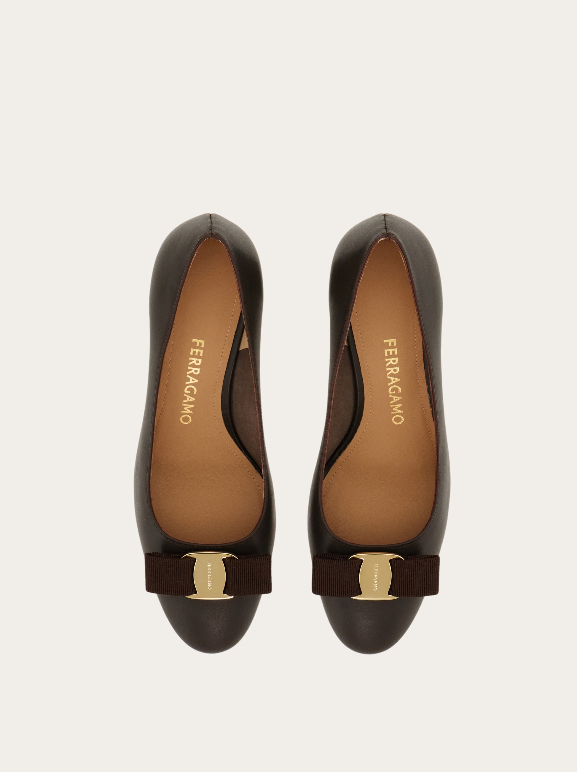 ヴァラ リボン パンプス - ウィメンズ | Ferragamo