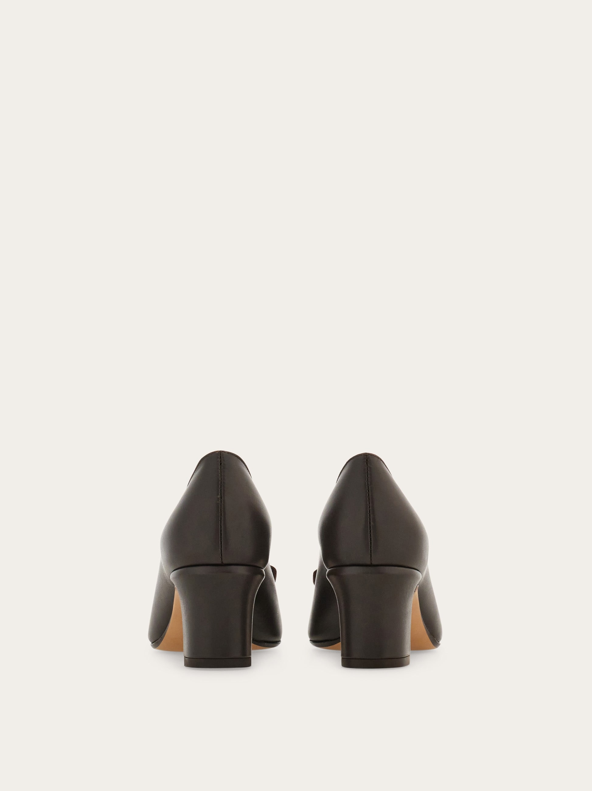ヴァラ リボン パンプス - ウィメンズ | Ferragamo