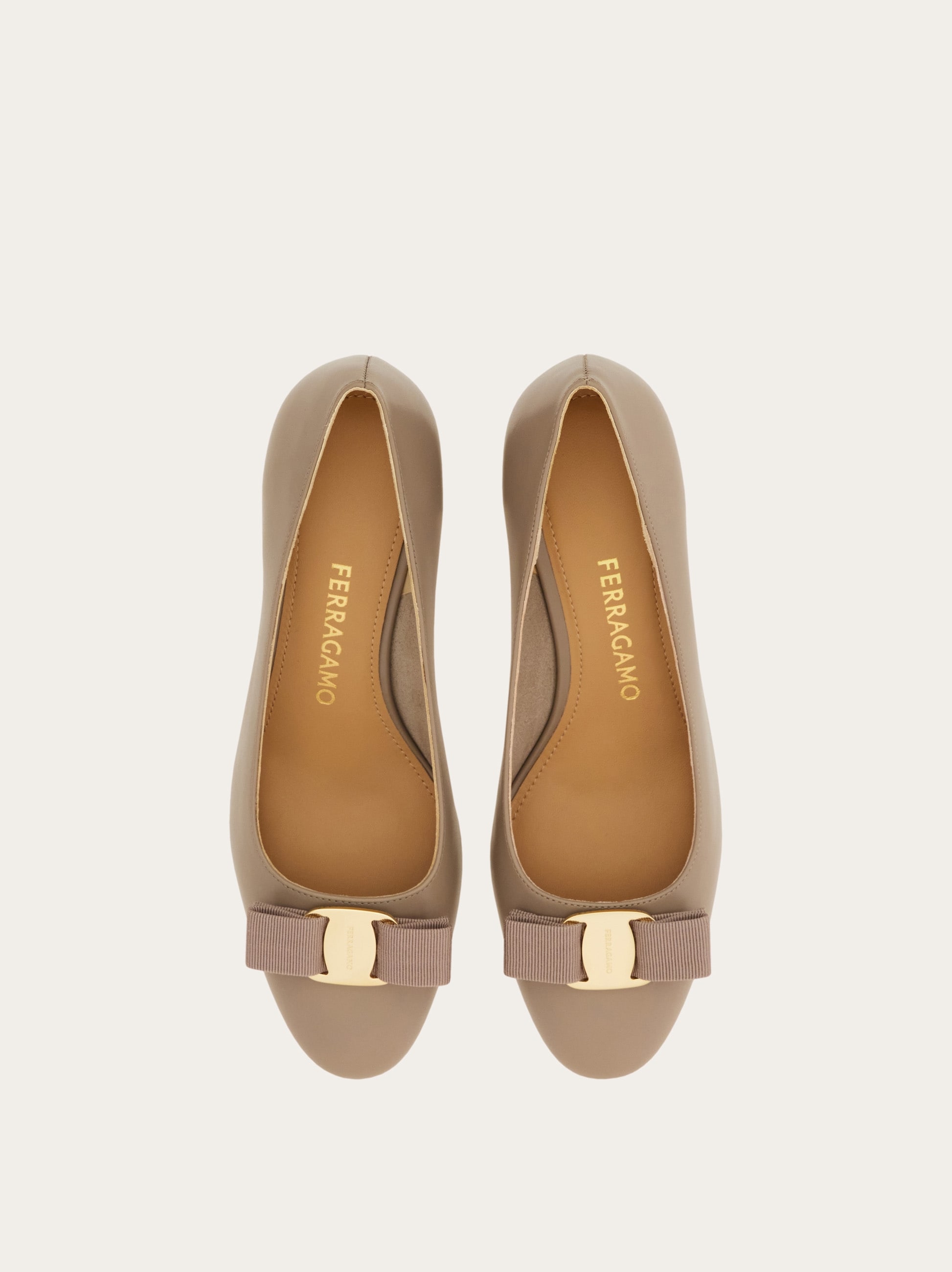 ヴァラ リボン パンプス - ウィメンズ | Ferragamo