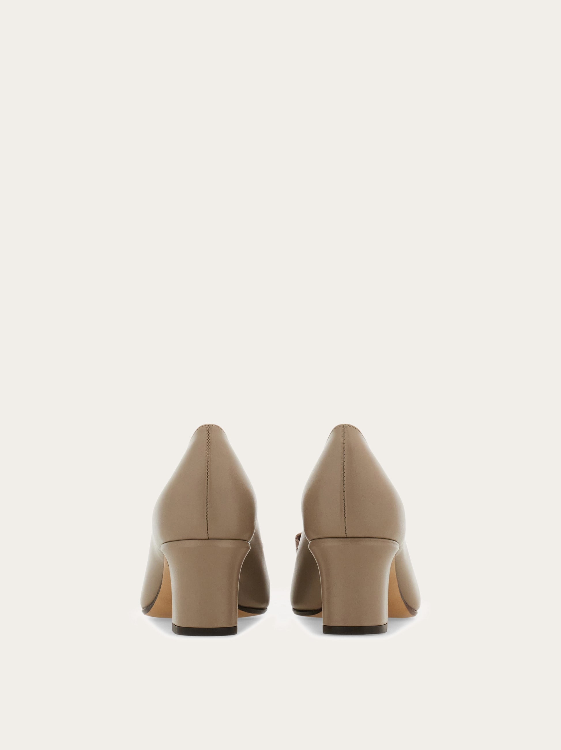 ヴァラ リボン パンプス - ウィメンズ | Ferragamo
