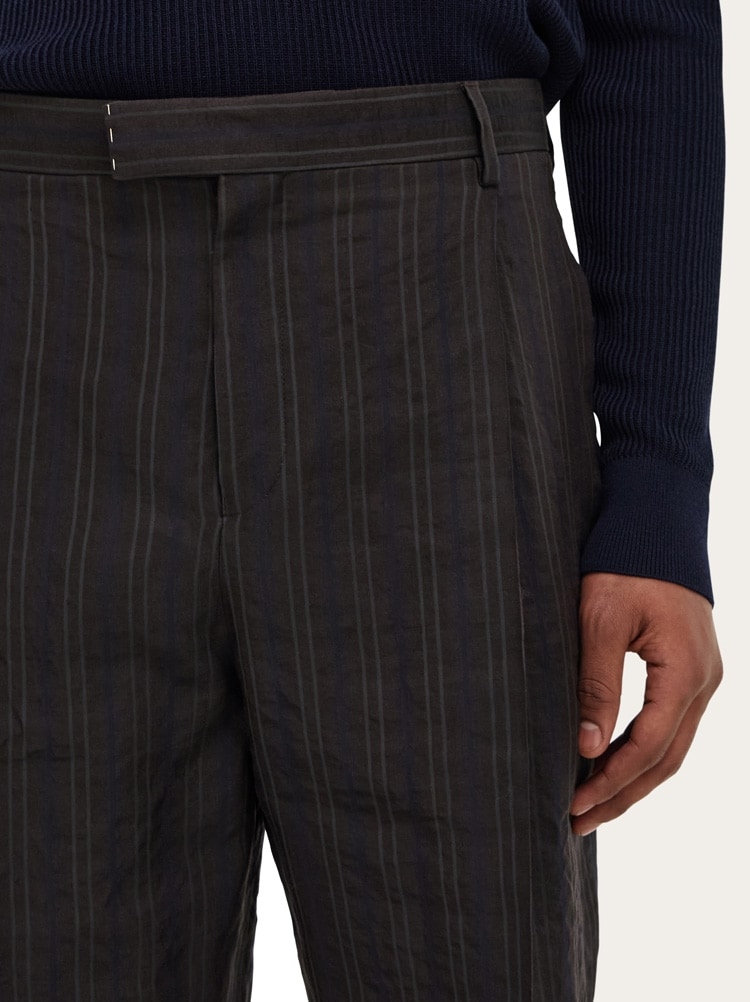 Relaxed tailored trouser Gallery image 6
