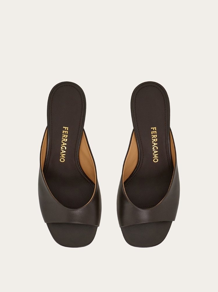 S-shaped heel slide Gallery image 3