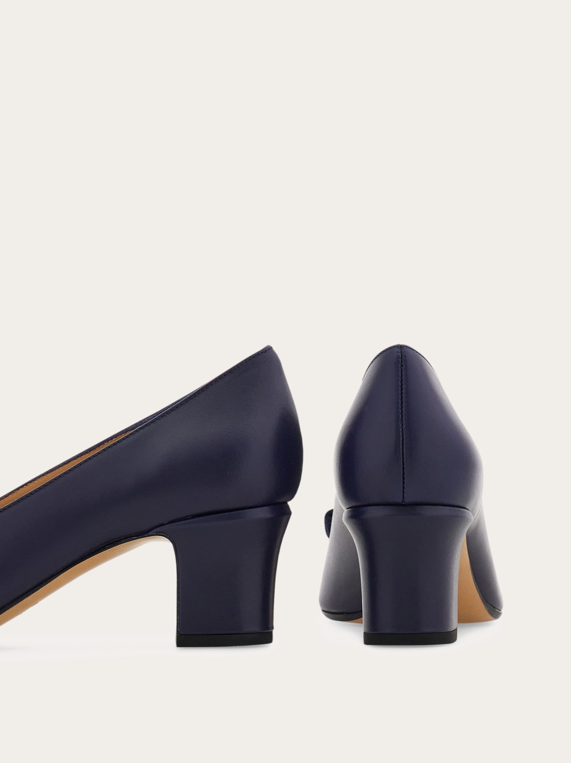 Ferragamo フェラガモ ヴァラ パンプス DR24851 338 サイズ6 箱つき