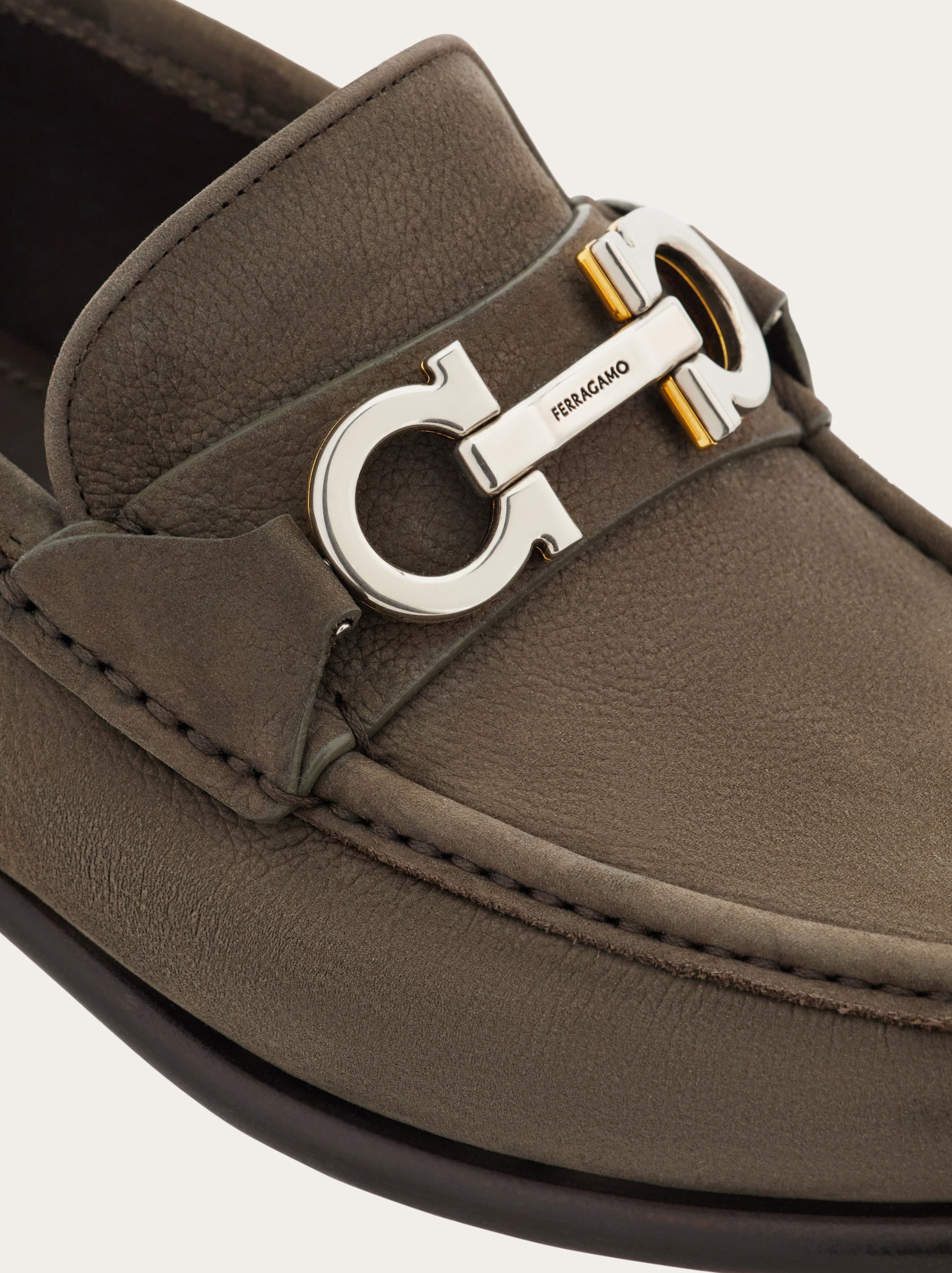 フェラガモ グッチ バーバリー Gancini ornament moccasin - Men | Ferragamo