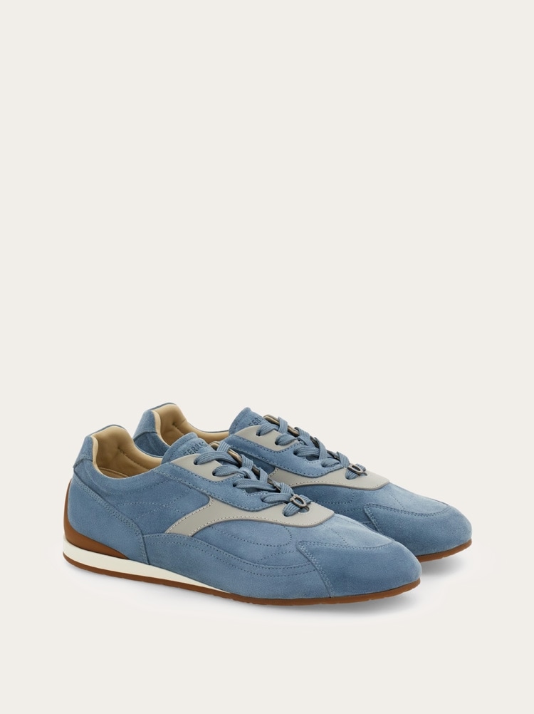 Low top sneaker Gallery image 2