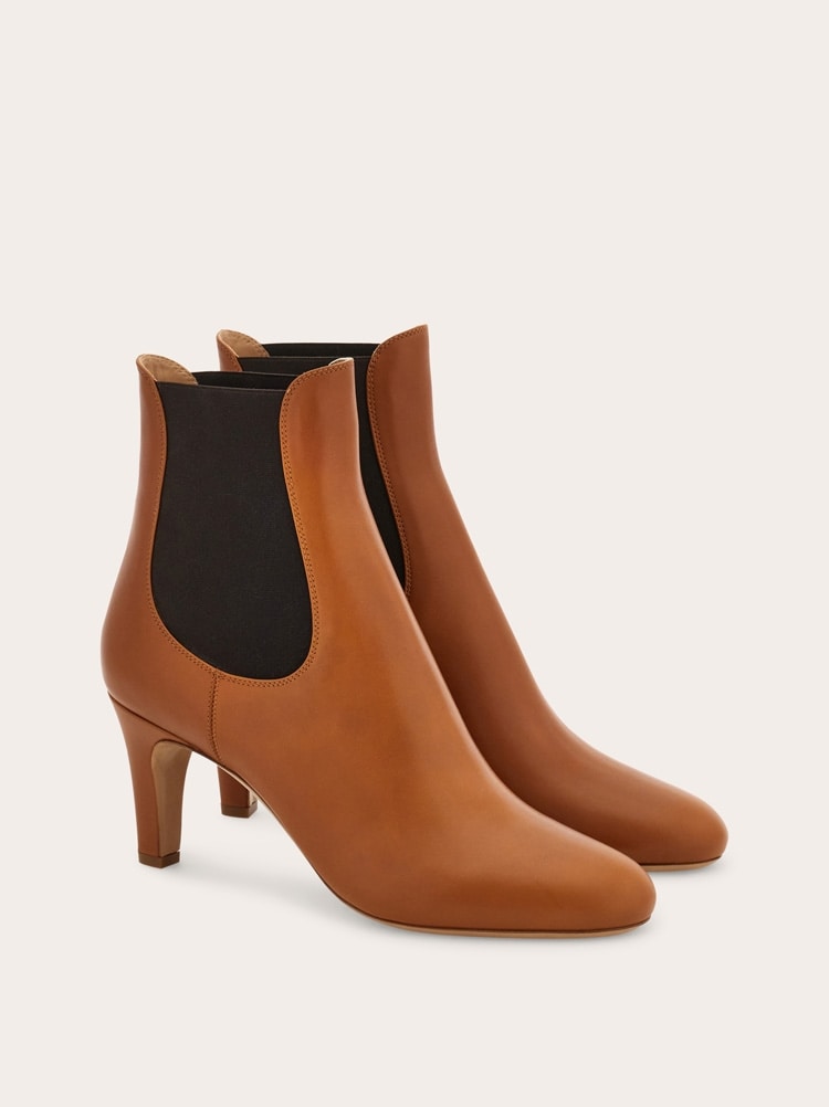 Mid heel Chelsea boot Gallery image 2