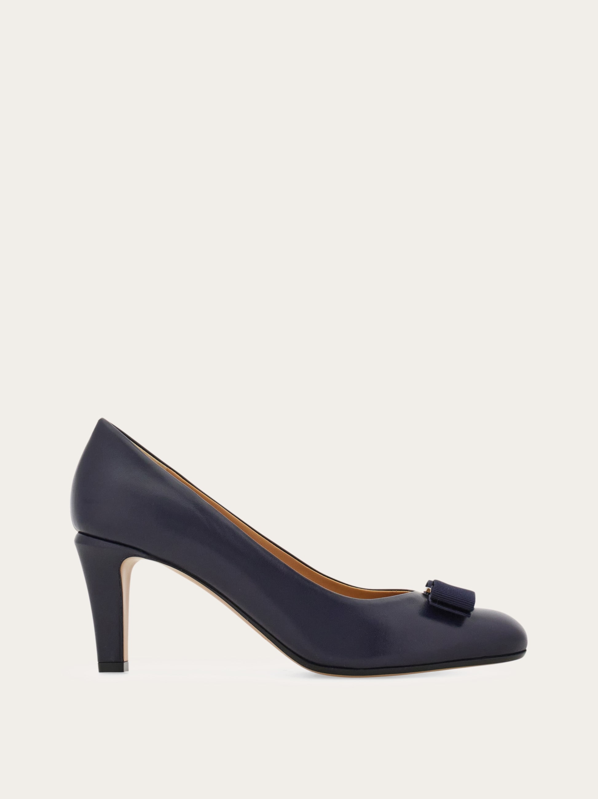 ヴァラ リボン パンプス - ウィメンズ | Ferragamo