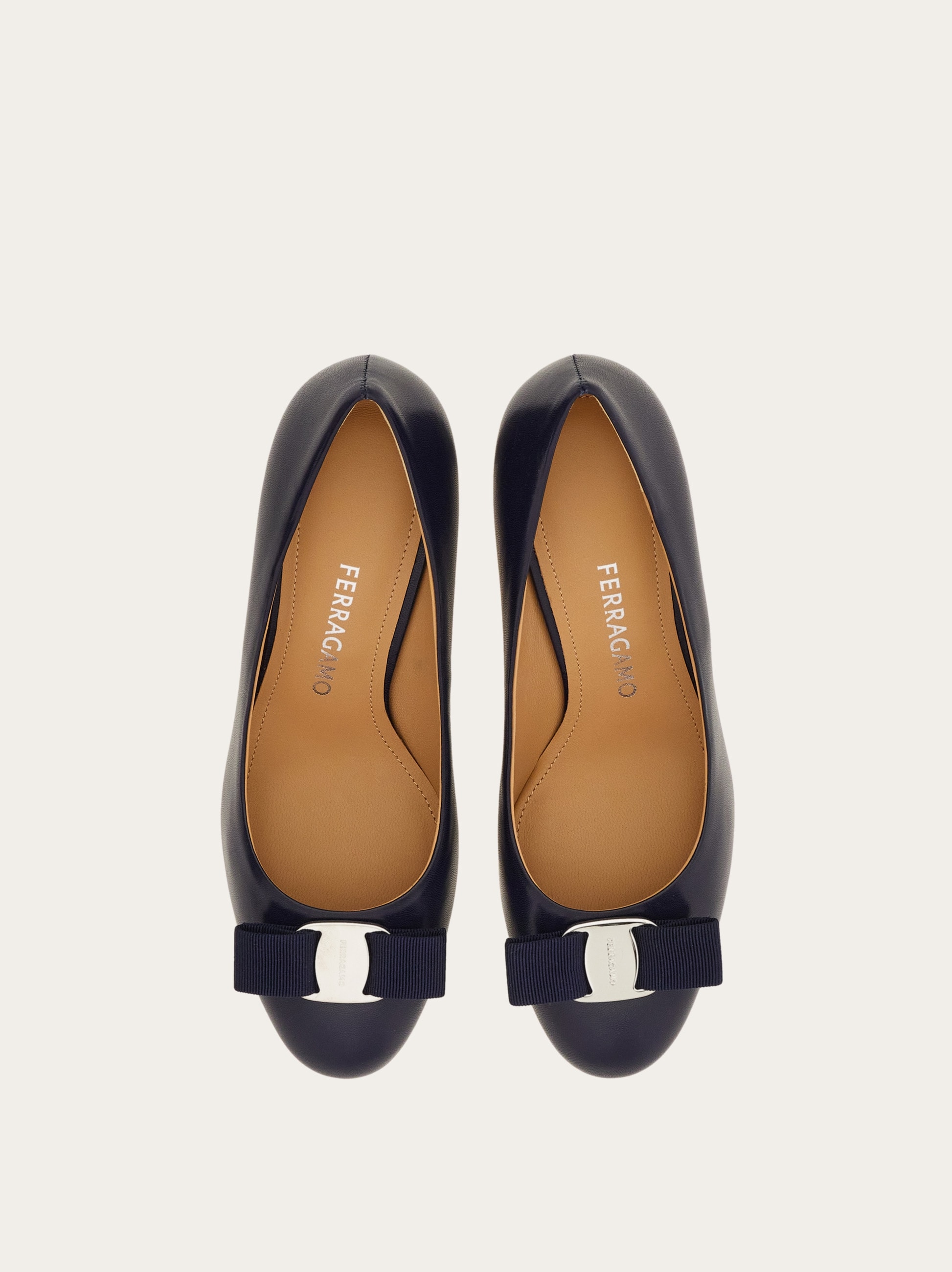 ヴァラ リボン パンプス - ウィメンズ | Ferragamo