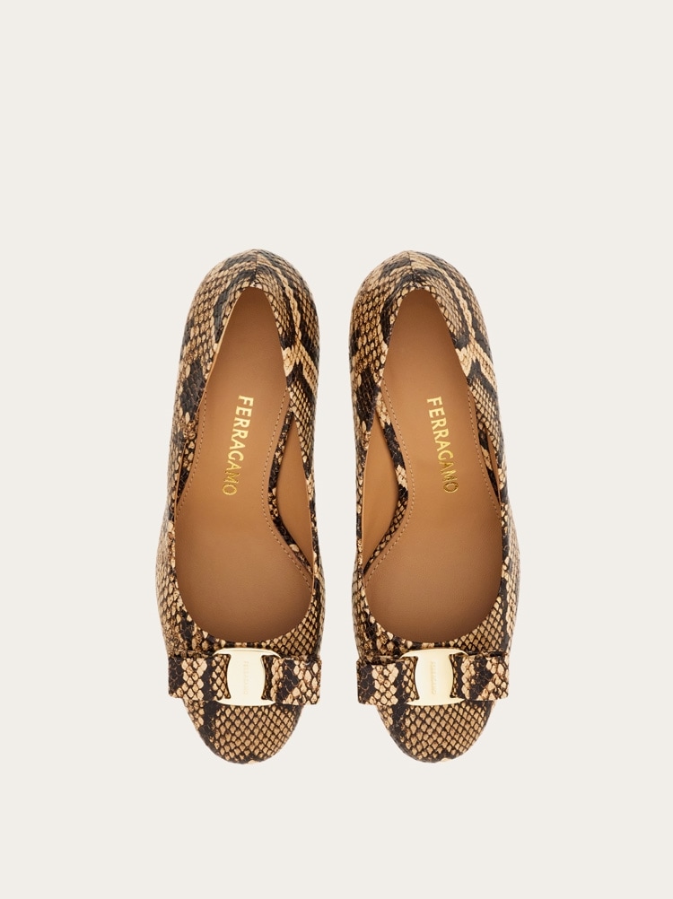 Vara bow pump shoe Gallery image 3
