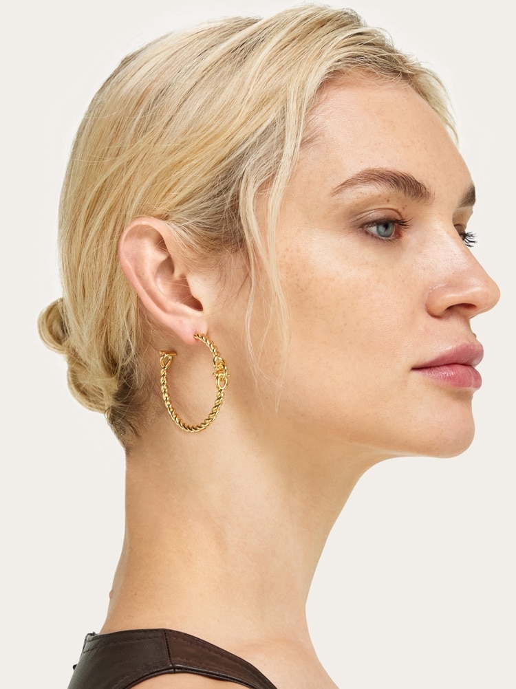 Twisted chain Gancini hoop earrings (L) Gallery image 4