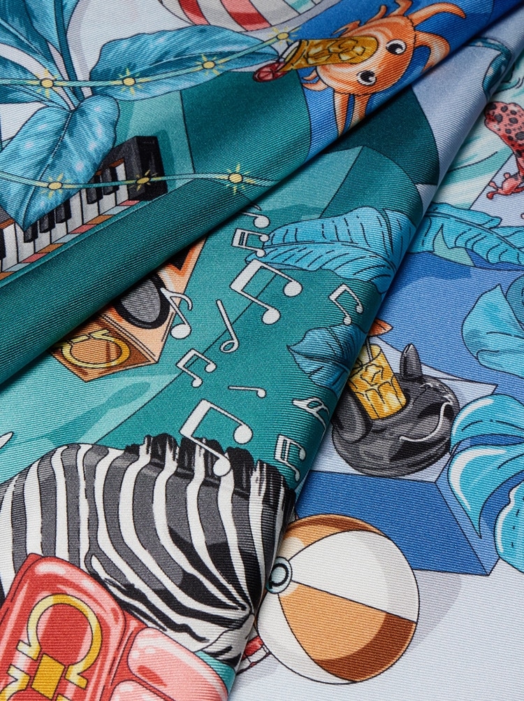 Foulard en soie imprimé Jungle party Gallery image 2