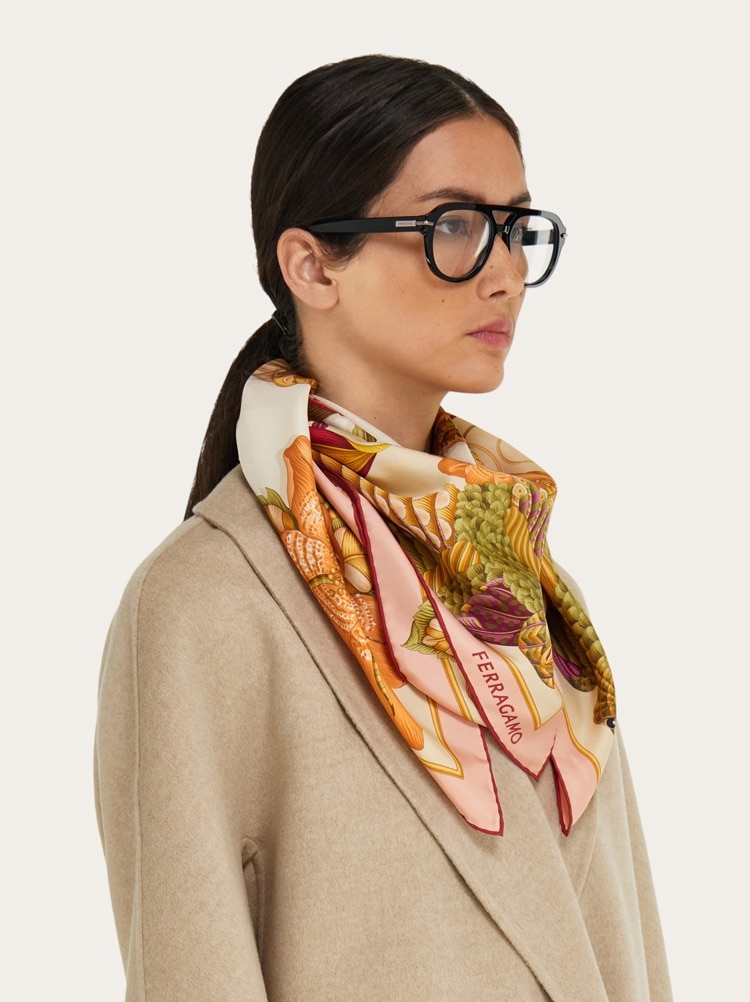 Parrots print silk foulard Gallery image 3