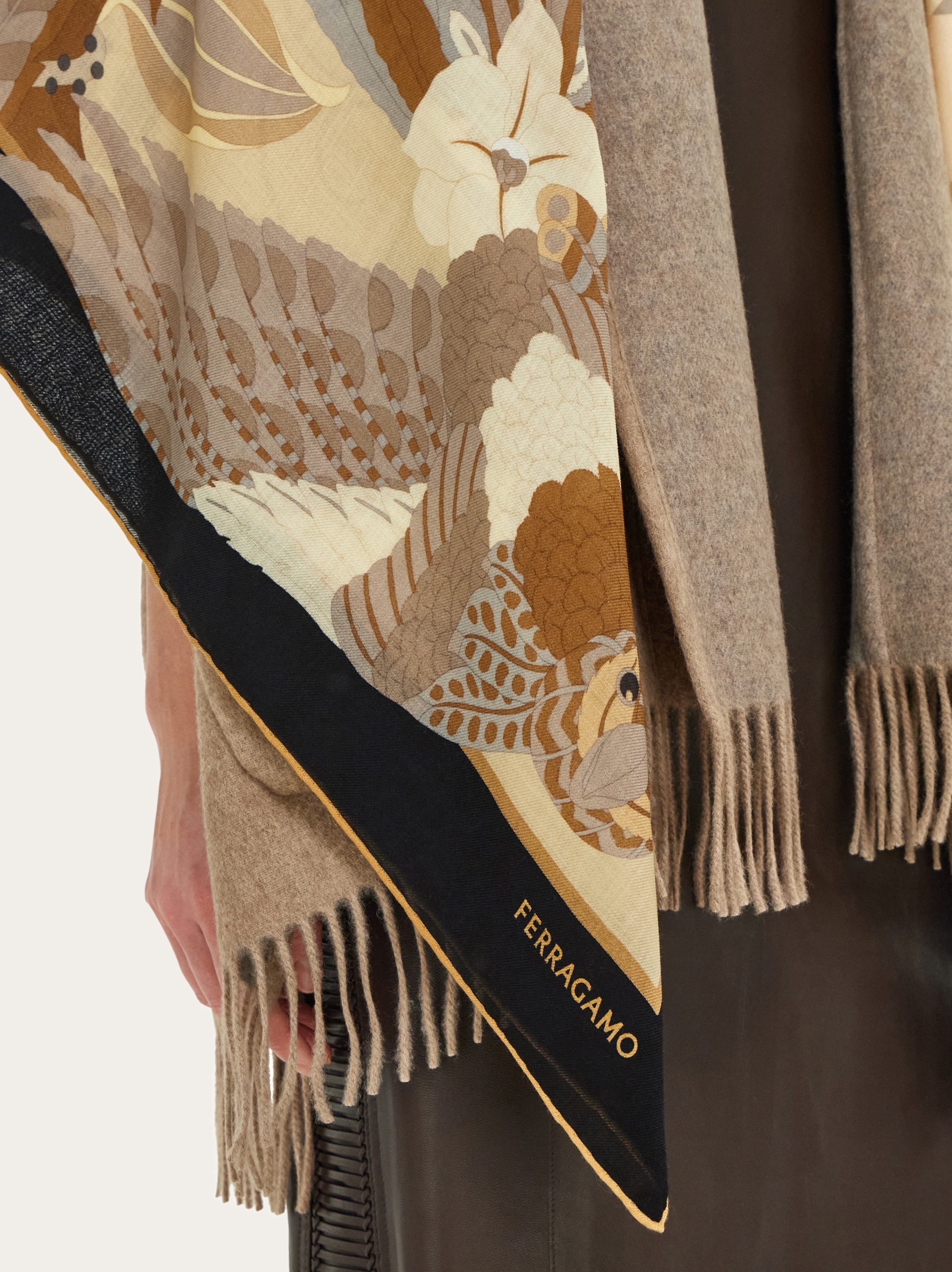 Parrots print cashmere shawl - Women | Ferragamo