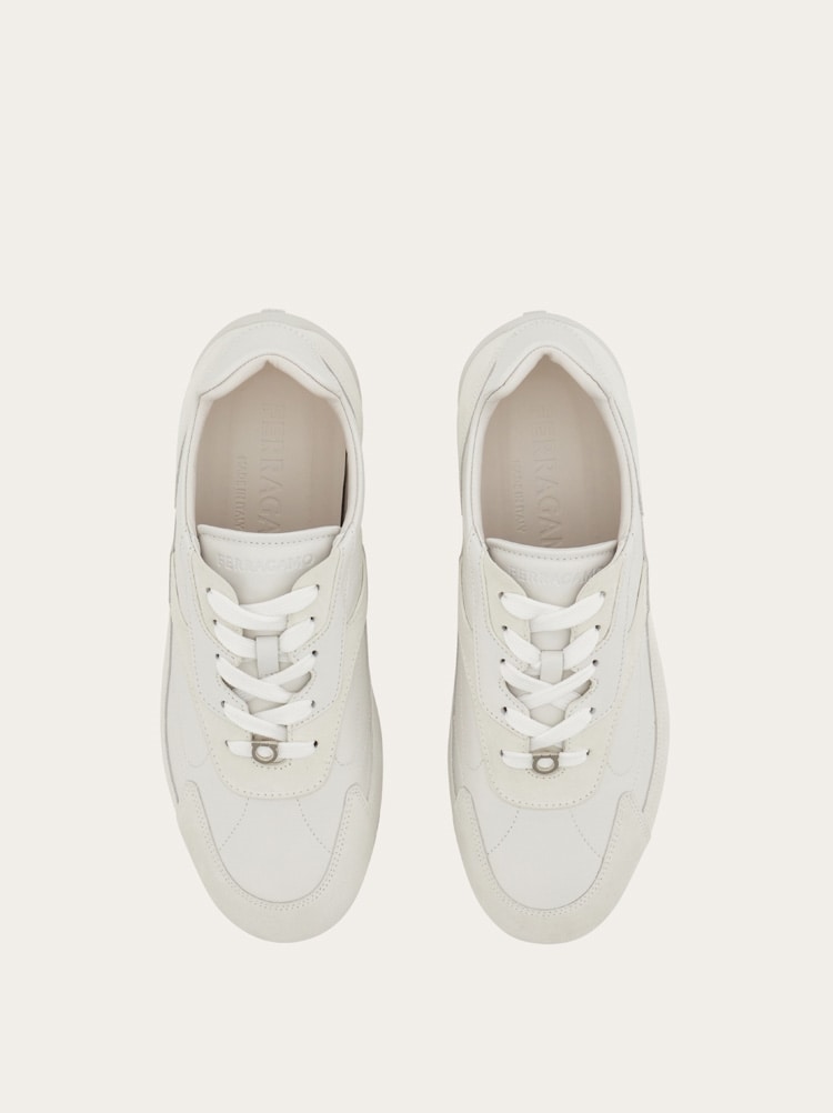 Low top sneaker Gallery image 3