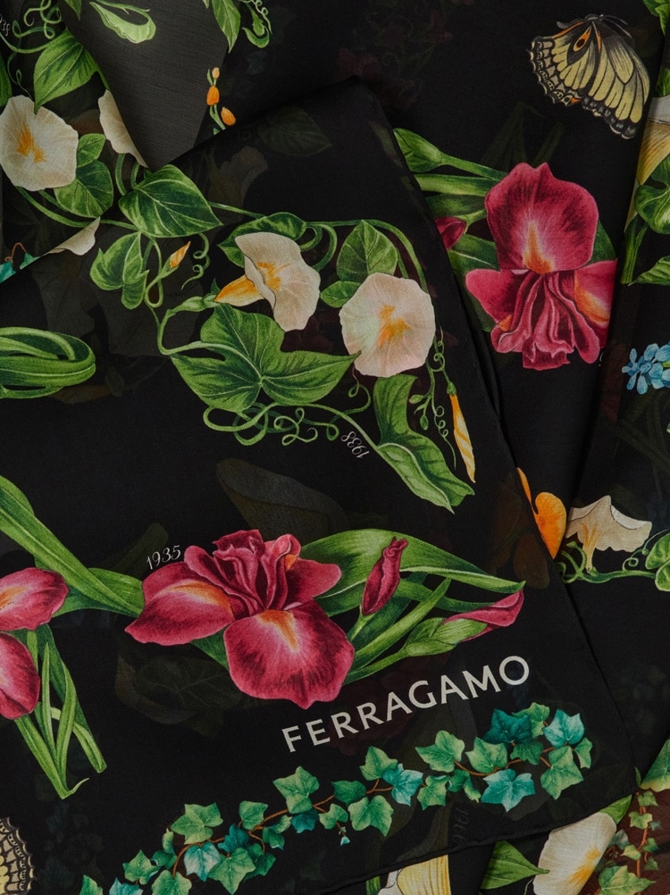 Écharpe en soie imprimé Eden shoes Gallery image 2