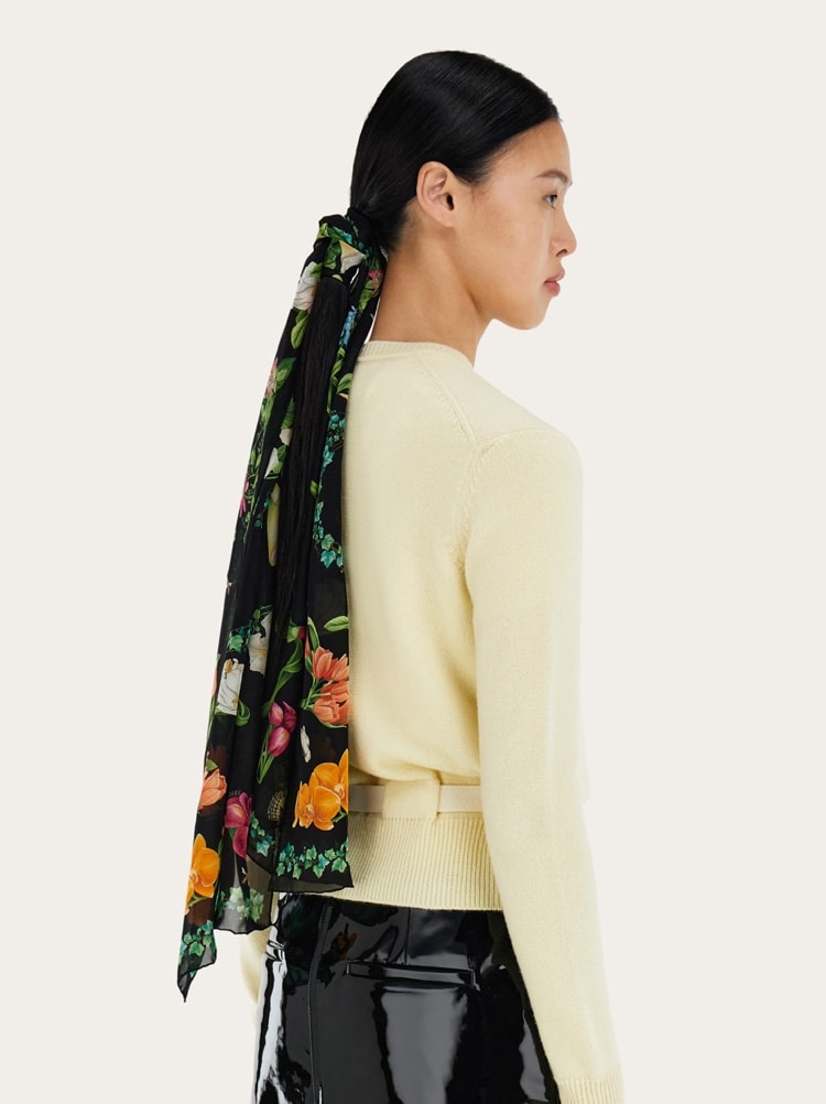 Écharpe en soie imprimé Eden shoes Gallery image 3