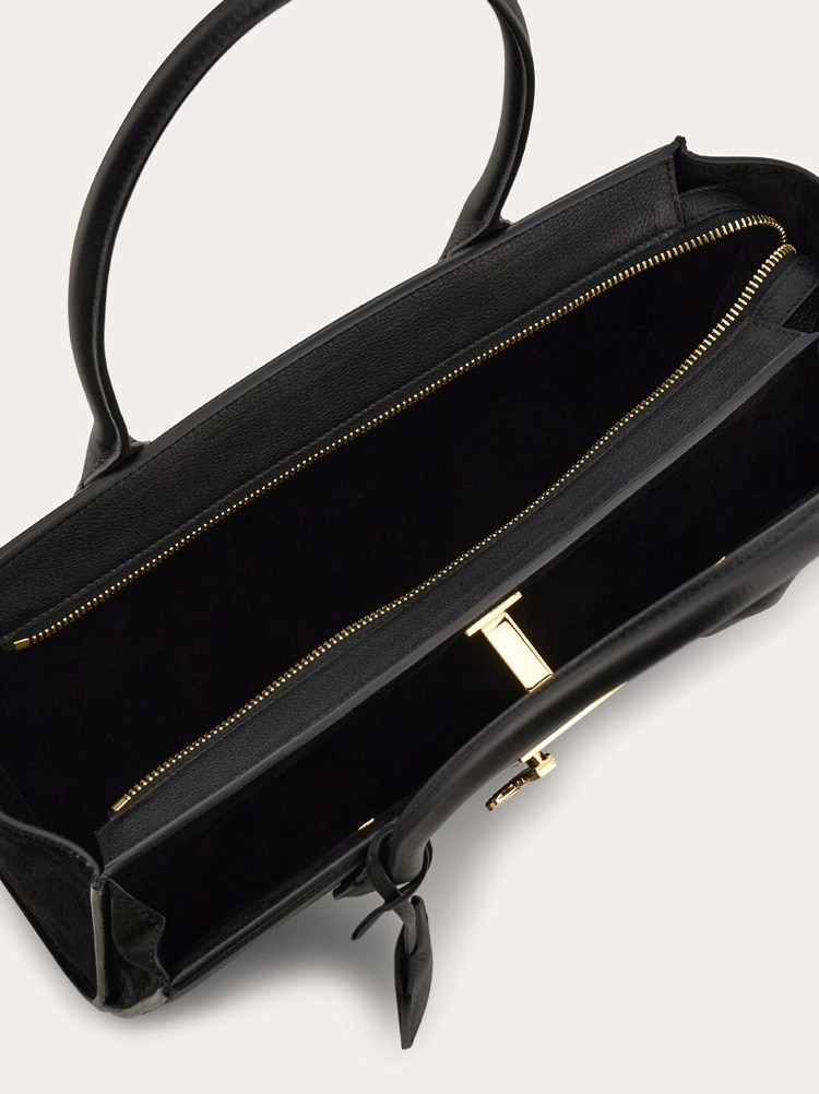 New Ferragamo Studio Soft bag East West (M) Gallery image 5