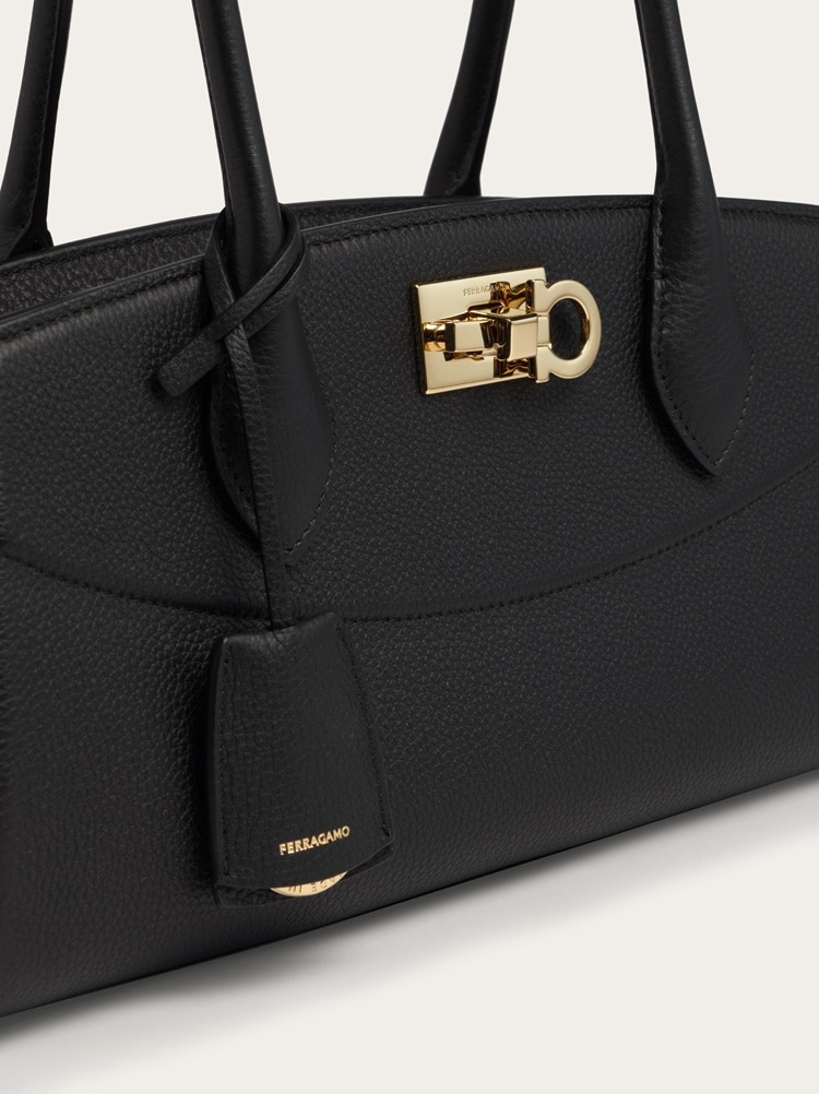 New Ferragamo Studio soft bag East West (M) Gallery image 7