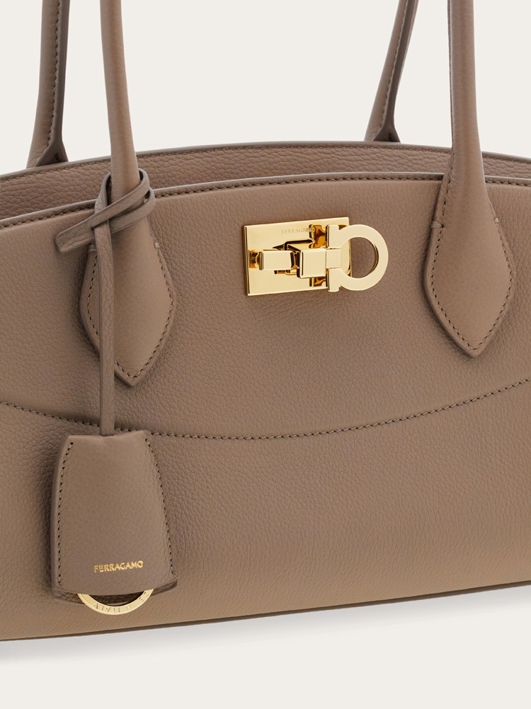 New Ferragamo Studio Soft bag East West (M) Gallery image 6