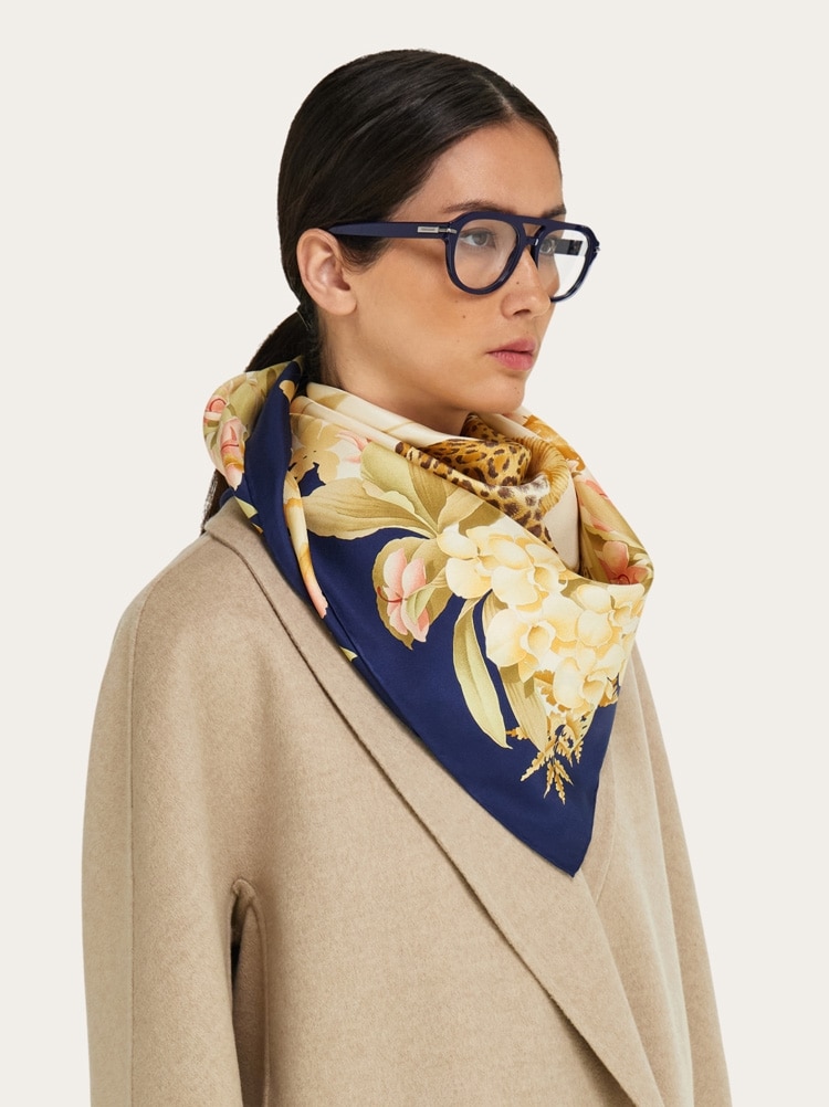 Foulard en soie imprimé Jungle Gallery image 3