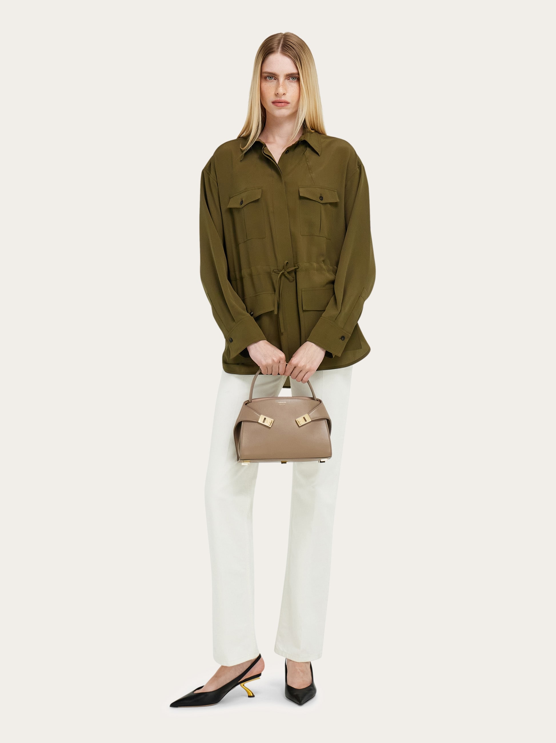 Hug ソフト バイカラーハンドバッグ(XS) - ウィメンズ | Ferragamo