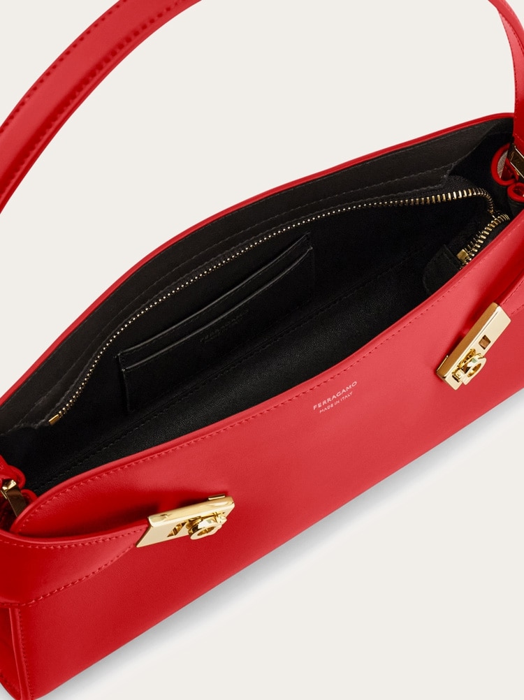 Hug East-West shoulder bag Gallery image 5