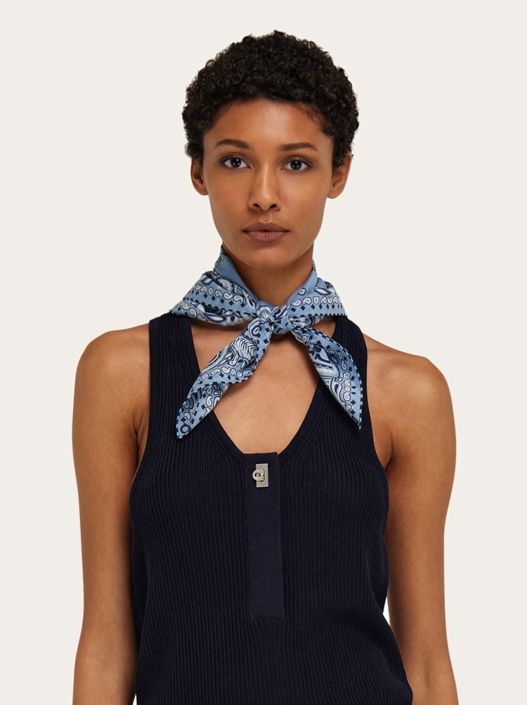 Arabesque print bandana Gallery image 3