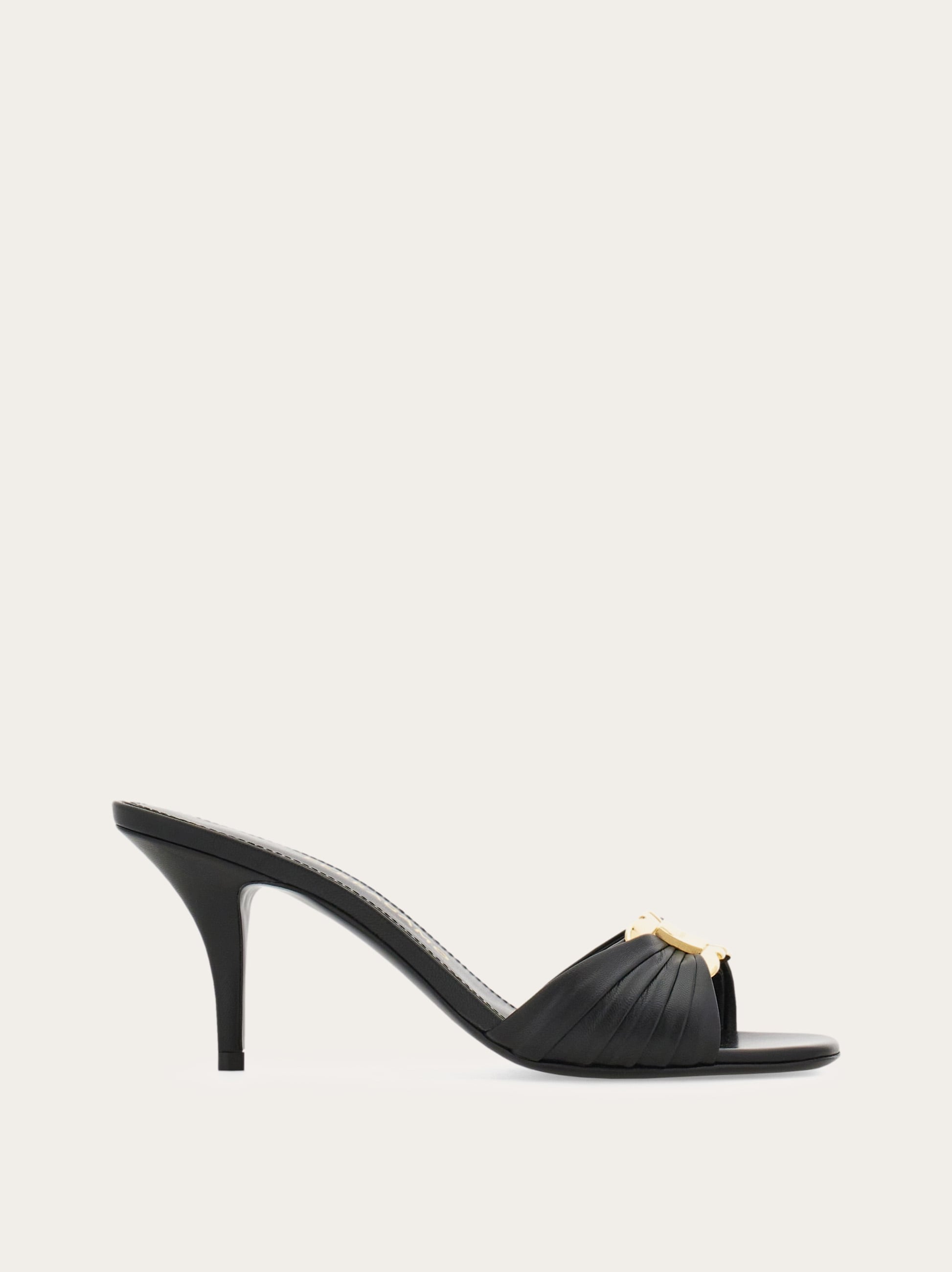 FERRAGAMO 黒 ミュール ポインテッドトゥ Gancini ornament slide - Women | Ferragamo