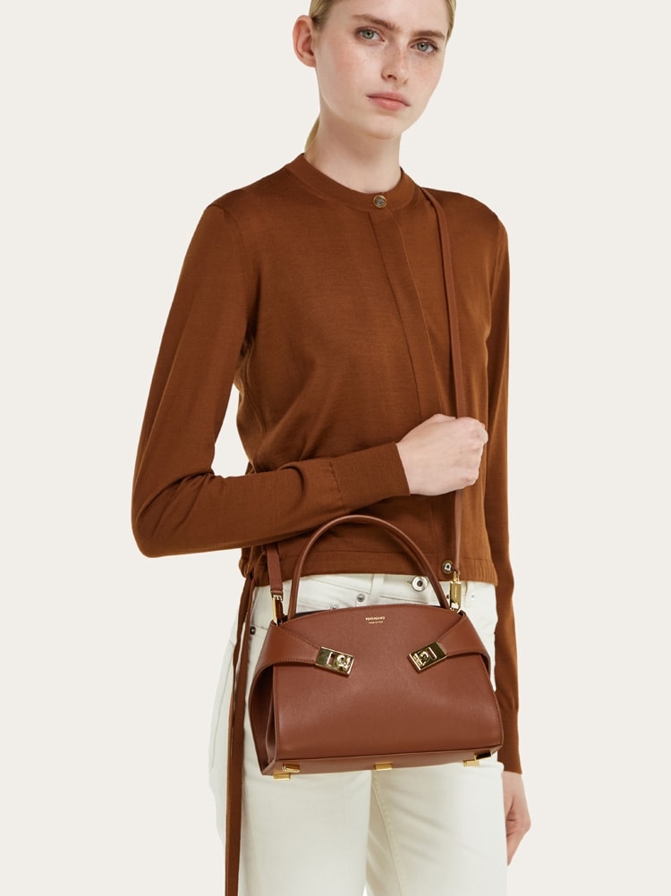 Hug Soft bicolor handbag (XS) Gallery image 3