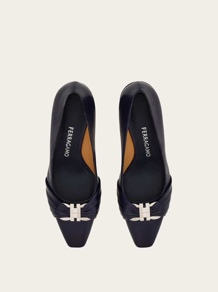 Gancini ornament pump with bock heel Gallery image 3