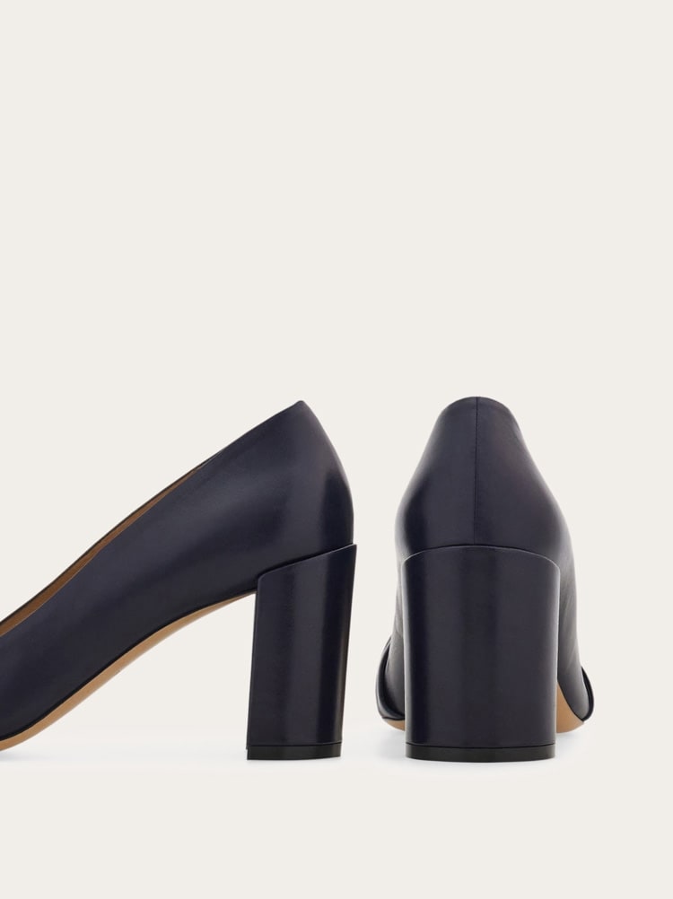 Gancini ornament pump with bock heel Gallery image 6