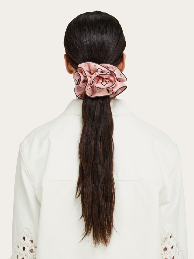 Arabesque print silk scrunchie Gallery image 3