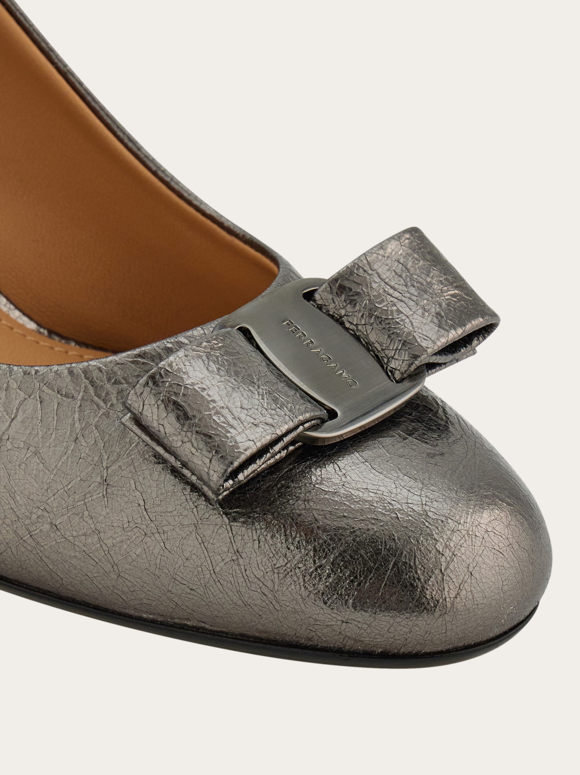 ヴァラ リボン パンプス - ウィメンズ | Ferragamo