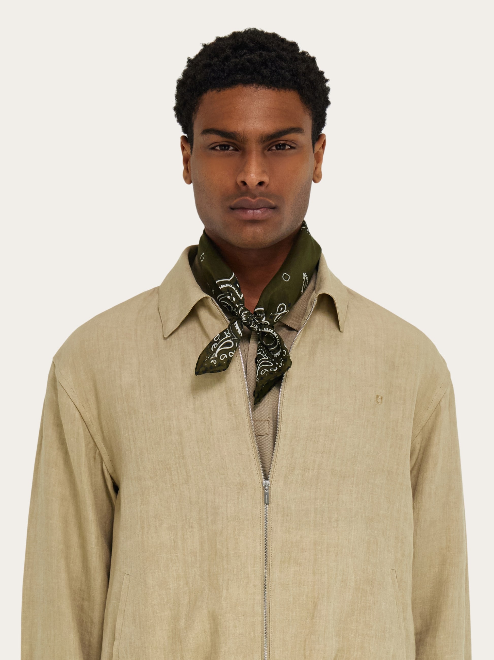 Arabesque print triangle scarf - Men | Ferragamo