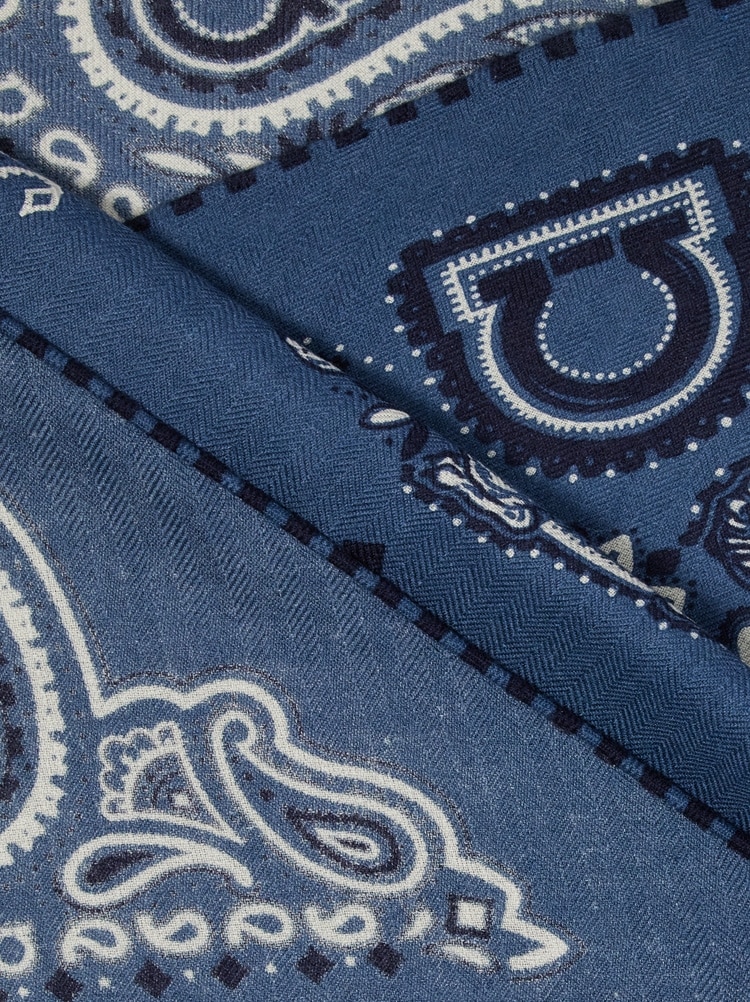 Arabesque print triangle scarf Gallery image 2