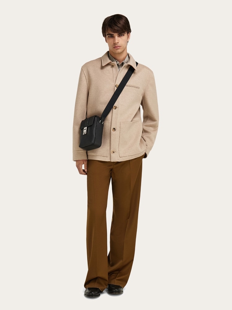 Hug buckle cross body bag Gallery image 3