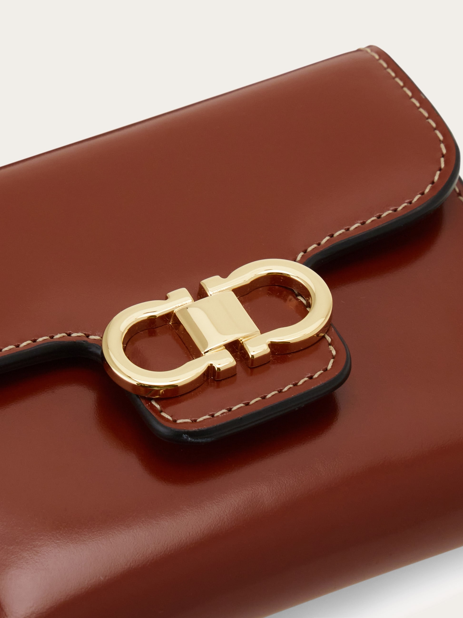 Gancini compact wallet - Women | Ferragamo