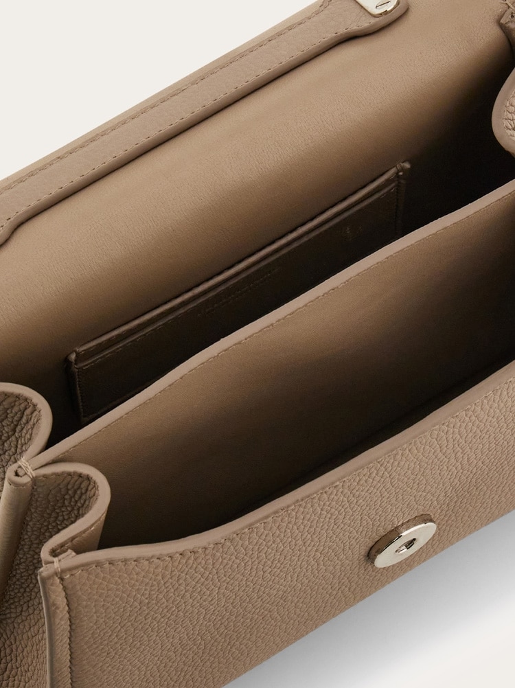Double Gancini top handle (S) Gallery image 6