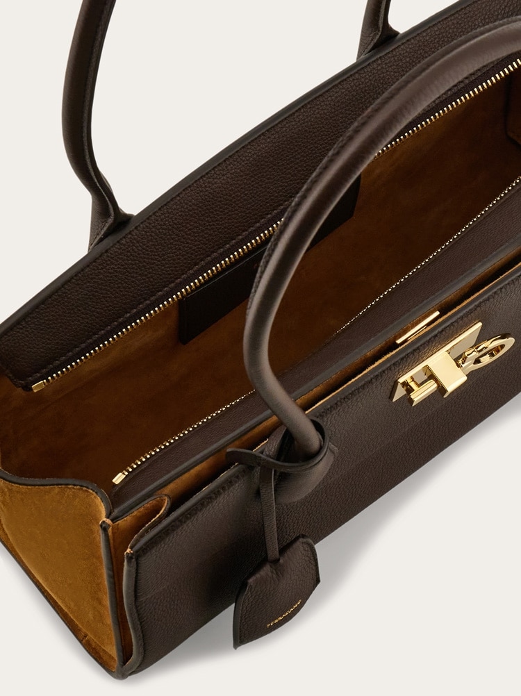 New Ferragamo Studio Soft bag East West (M) Gallery image 5
